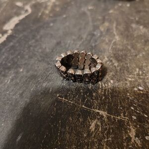 Stylish Silver-Tone Stretch Ring